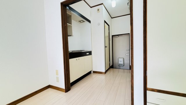 筑紫野市大字筑紫のアパートのエントランス