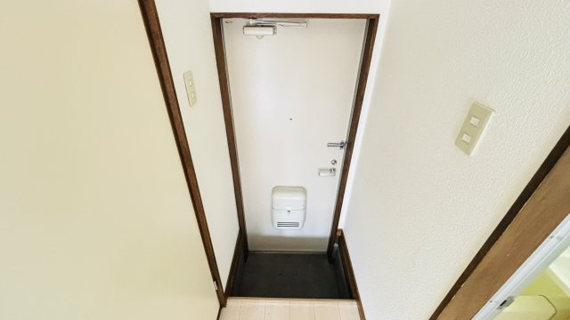 筑紫野市大字筑紫のアパートのロビー