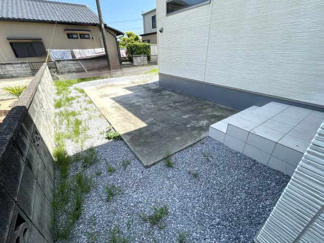 白井邸の駐車場