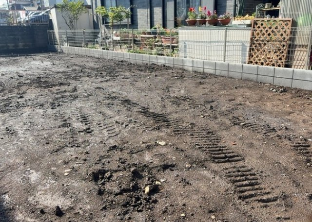 【玄関】 | 玄関は、狭すぎると複数人で使いにくく、広すぎても無駄な空間になりがちです。最低2畳を目安にして、家の広さとの兼ね合いや家族の人数を考慮して決めるとよいでしょう。現地を見学して快適な玄関を選びましょう！