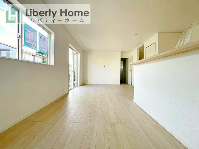 阿見町上長第1　新築戸建の居間・リビング