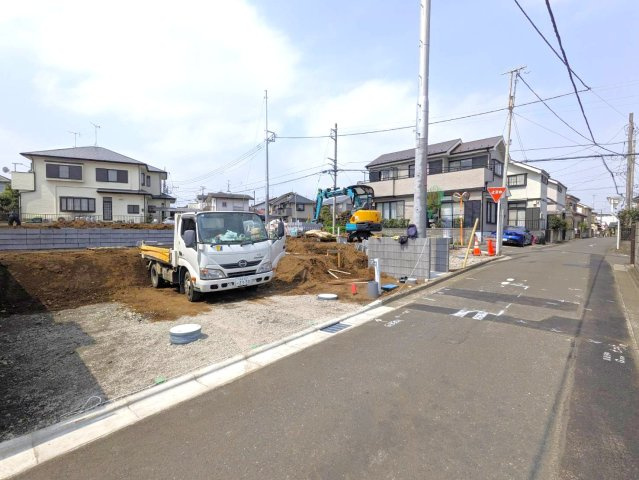 ふじみ野市西原１丁目の新築一戸建の前面道路含む現地写真|北側4m公道です。
