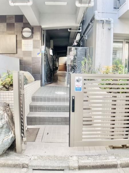 浅川コーポのエントランス