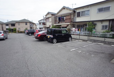 【駐車場】 | アデアコート | 駐車場