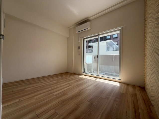 ラシーヌ瓦屋町の洋室