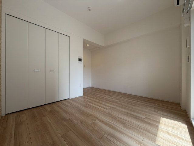 ラシーヌ瓦屋町の洋室