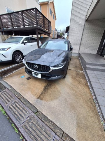 イーリスの駐車場