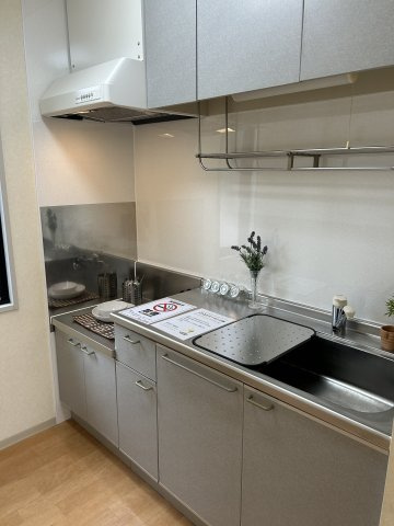 パークハイツA棟のキッチン|収納たっぷりのキッチン　