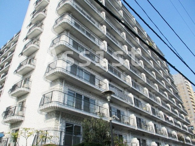 秀和目黒駅前レジデンスの外観