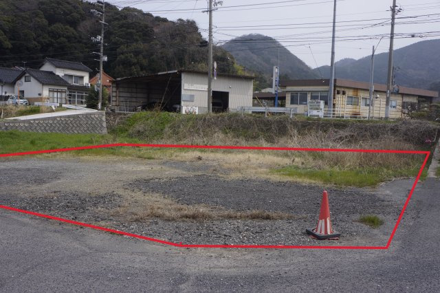 大田市大田町大田　売土地　約109坪（有効面積約93坪）　建築条件なしの外観