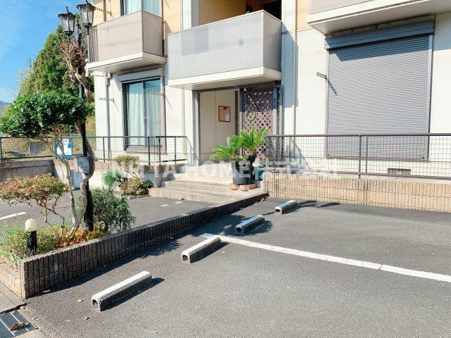 チェリーヒルの駐車場|駐車場１台無料付きです！！
