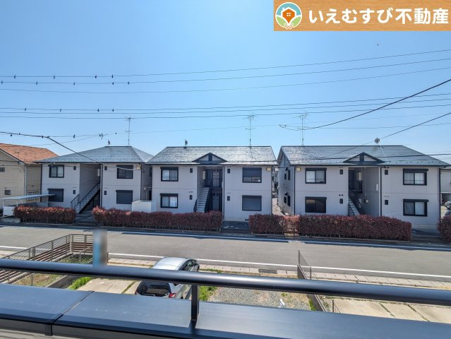 太田市世良田　中古戸建の展望|高い建物が無く開放感のある展望
バルコニーからの展望も開けていて閑静な住宅地が望めます。日当りも良いですね♪