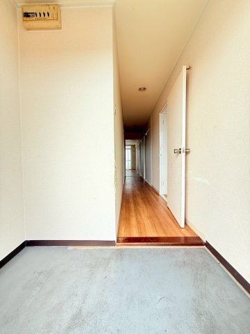 プレアール白水の玄関