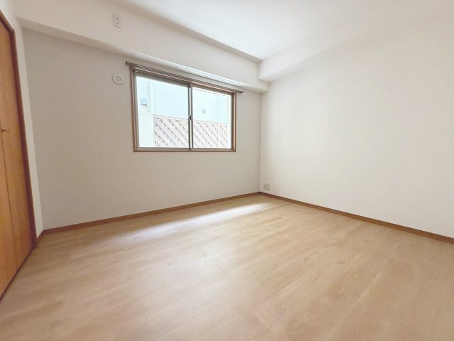 グランドール宝塚の洋室