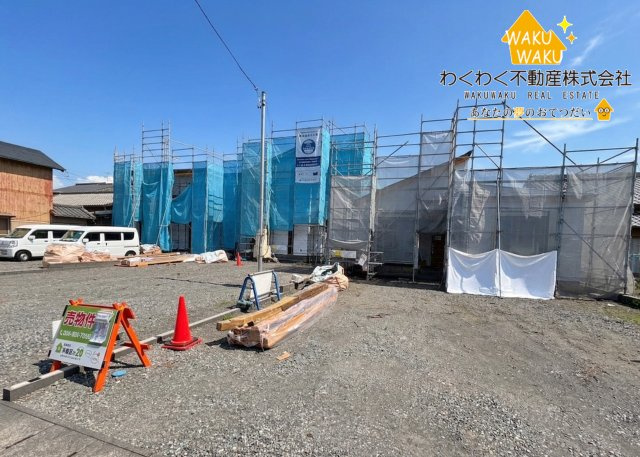 吉田町住吉11期　新築戸建の前面道路含む現地写真|1号棟写真（左から1・2・3号棟）