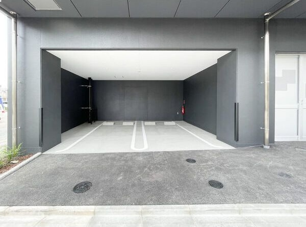 P's imaike(ピースイマイケ)の駐車場