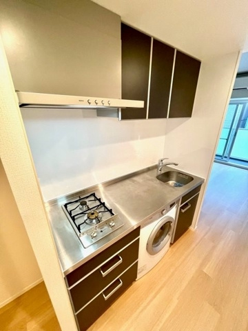 新品家具付きマンション宇田川町16(KaGood東京)のキッチン