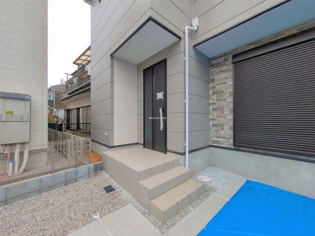 ふじみ野市亀久保の新築一戸建の玄関