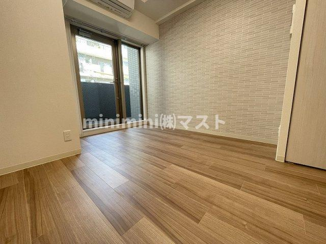 プレサンスOSAKA東中本エシデルの居間・リビング