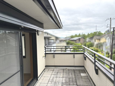 【バルコニー】 | 大津市仰木の里東3丁目4-25　中古戸建