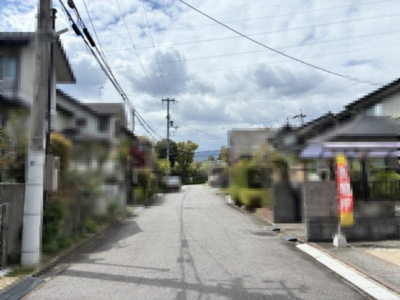 【前面道路含む現地写真】 | 大津市仰木の里東3丁目4-25　中古戸建