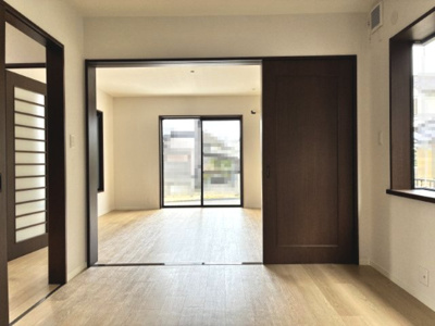 【居間・リビング】 | 大津市仰木の里東3丁目4-25　中古戸建