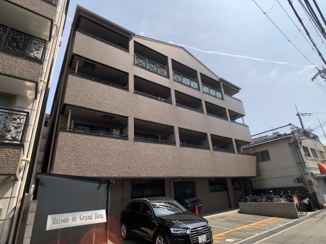メゾンドグランブルーの外観