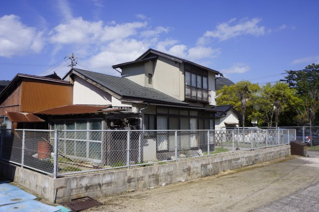 大社町杵築南　売土地　約79坪（有効面積76坪）建築条件なし（古家付き）の外観