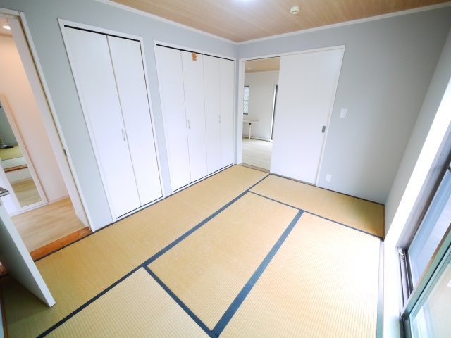 山武市埴谷　中古戸建の和室|内装リフォーム済み令和8年7月 オール電化　平成21年6月築4LDKリビング約20帖 駐車4台可能