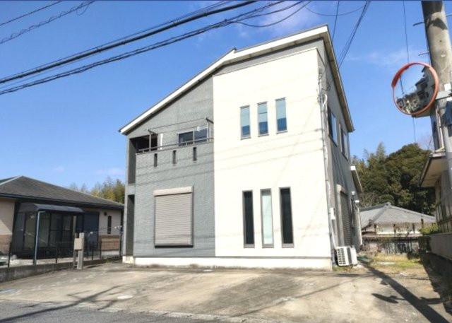 山武市埴谷　中古戸建の外観|内装リフォーム済み令和8年7月 オール電化　平成21年6月築4LDKリビング約20帖 駐車4台可能