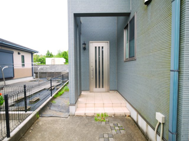 山武市埴谷　中古戸建の玄関|内装リフォーム済み令和8年7月 オール電化　平成21年6月築4LDKリビング約20帖 駐車4台可能