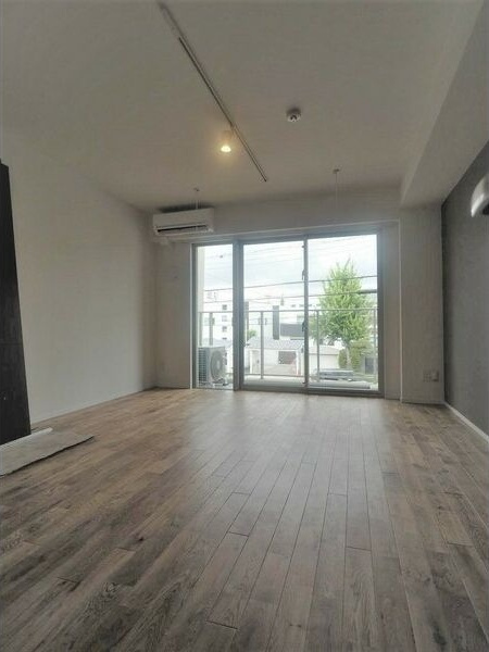 COZY山下通の居間・リビング