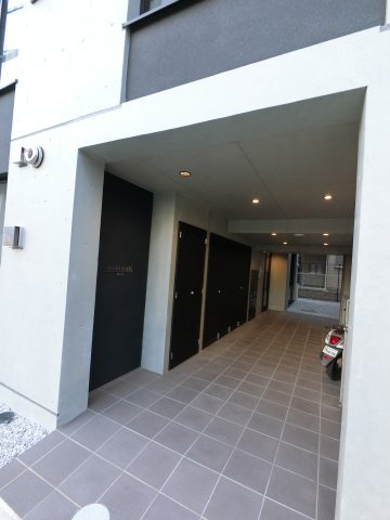 葛飾区新小岩４丁目の賃貸マンションのエントランス