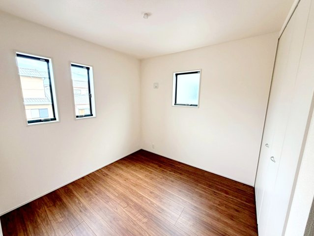 吉田町住吉11期　新築戸建の洋室
