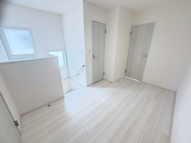 リーブルガーデンＳ第１前橋亀里　２号棟のその他共用部分|２階ホール部分です。ホール部分が開放的で明るいです☆