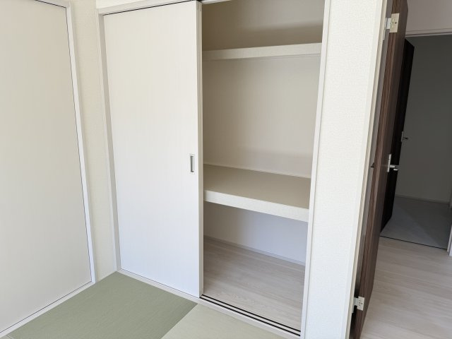 リーブルガーデンＳ第１前橋亀里　２号棟の収納|和室収納も充実♪お布団も収納できますよ！