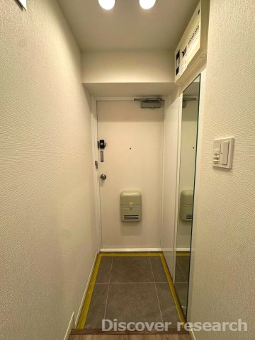 中銀三鷹マンシオンの玄関