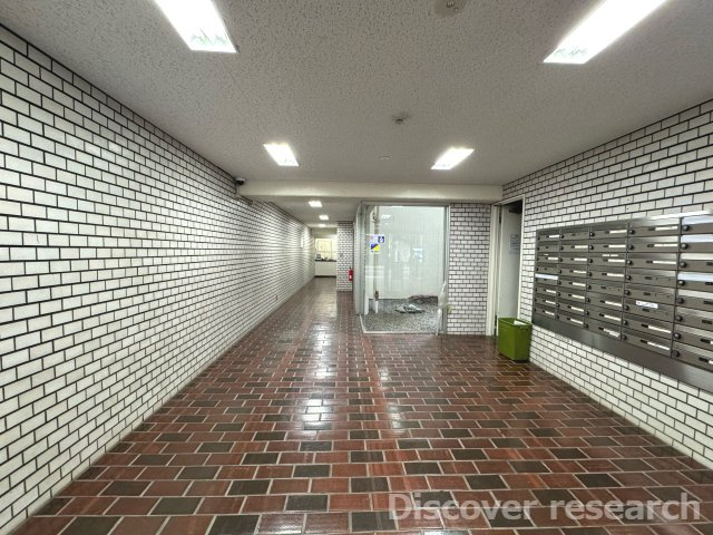 中銀三鷹マンシオンのエントランス