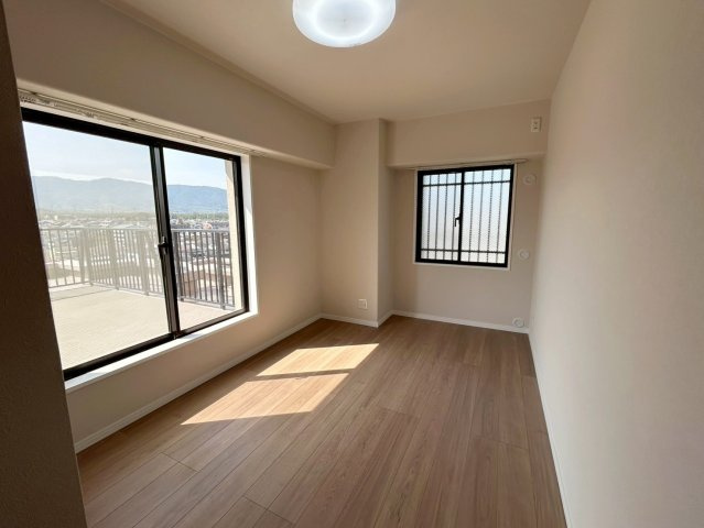 長岡京グリーンマンションの洋室