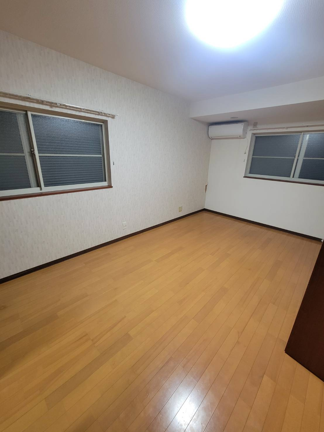 寝屋川市高柳2丁目30-20戸建の居間・リビング