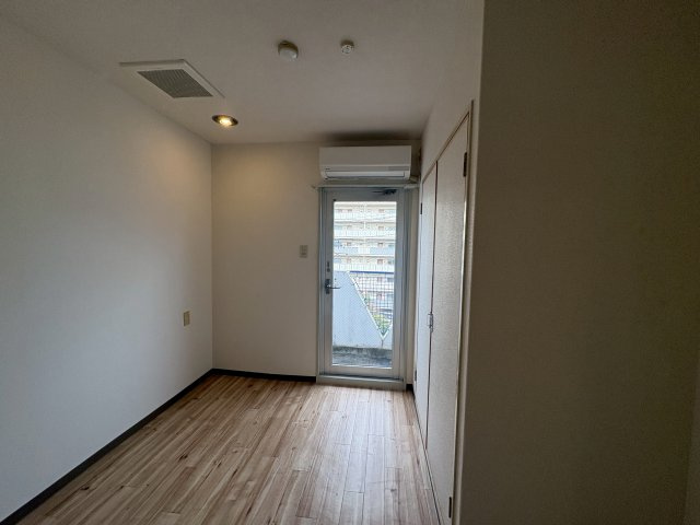 東大阪市川田１丁目の賃貸マンションの居間・リビング