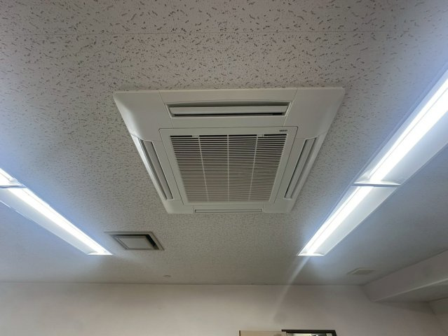 明知町 貸事務所の内装