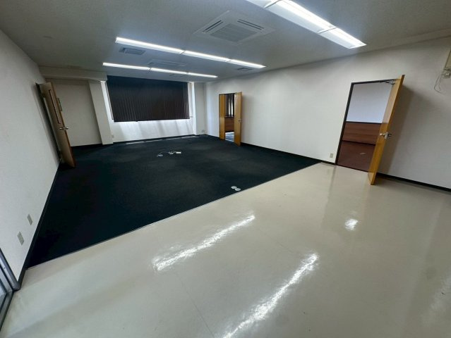 明知町 貸事務所の内装