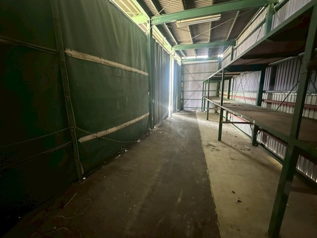 明知町 貸事務所の駐車場