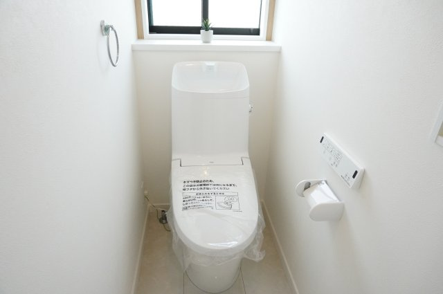 越谷市大字増林 新築分譲住宅のトイレ|2階