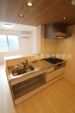 大阪市鶴見区今津中１丁目のアパートのキッチン