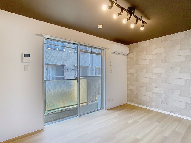 プランタンの洋室