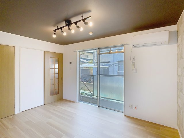 プランタンの洋室