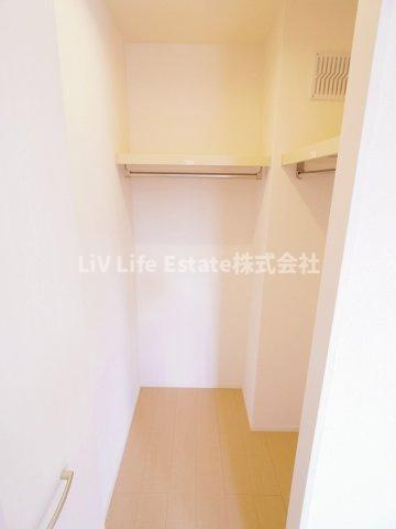 小平市小川西町４丁目のアパートの収納