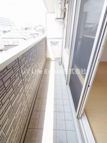 小平市小川西町４丁目のアパートのバルコニー|同仕様写真